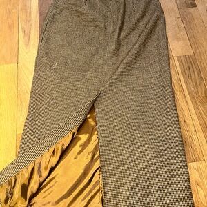 Ralph Lauren Lauren 100% lambswool lined tweed skirt.  Size 10 (fits small)